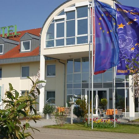 Hotel Sunparc - Shuttle Zum Europa-Park Rust 4Km & Rulantica 2Km Рінґсгайм Екстер'єр фото