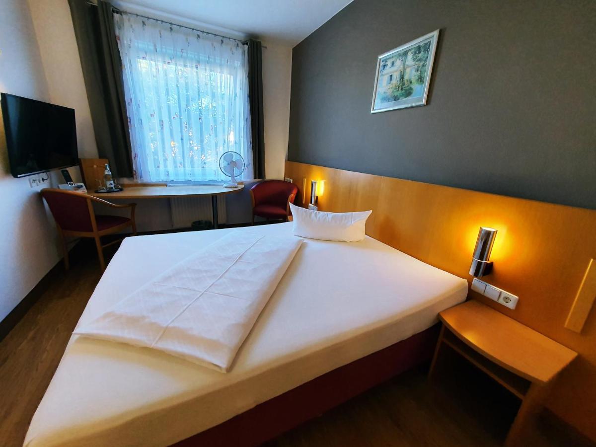 Hotel Sunparc - Shuttle Zum Europa-Park Rust 4Km & Rulantica 2Km Рінґсгайм Екстер'єр фото
