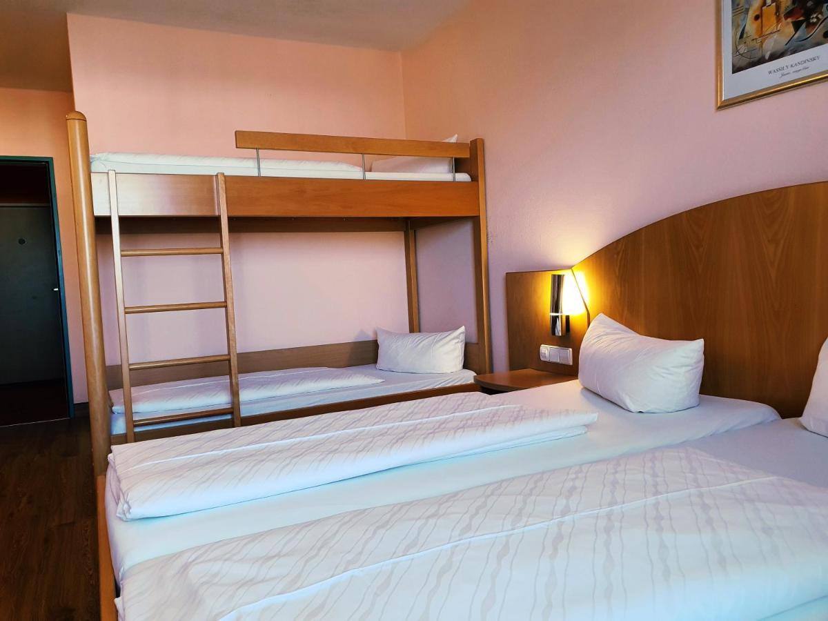 Hotel Sunparc - Shuttle Zum Europa-Park Rust 4Km & Rulantica 2Km Рінґсгайм Екстер'єр фото
