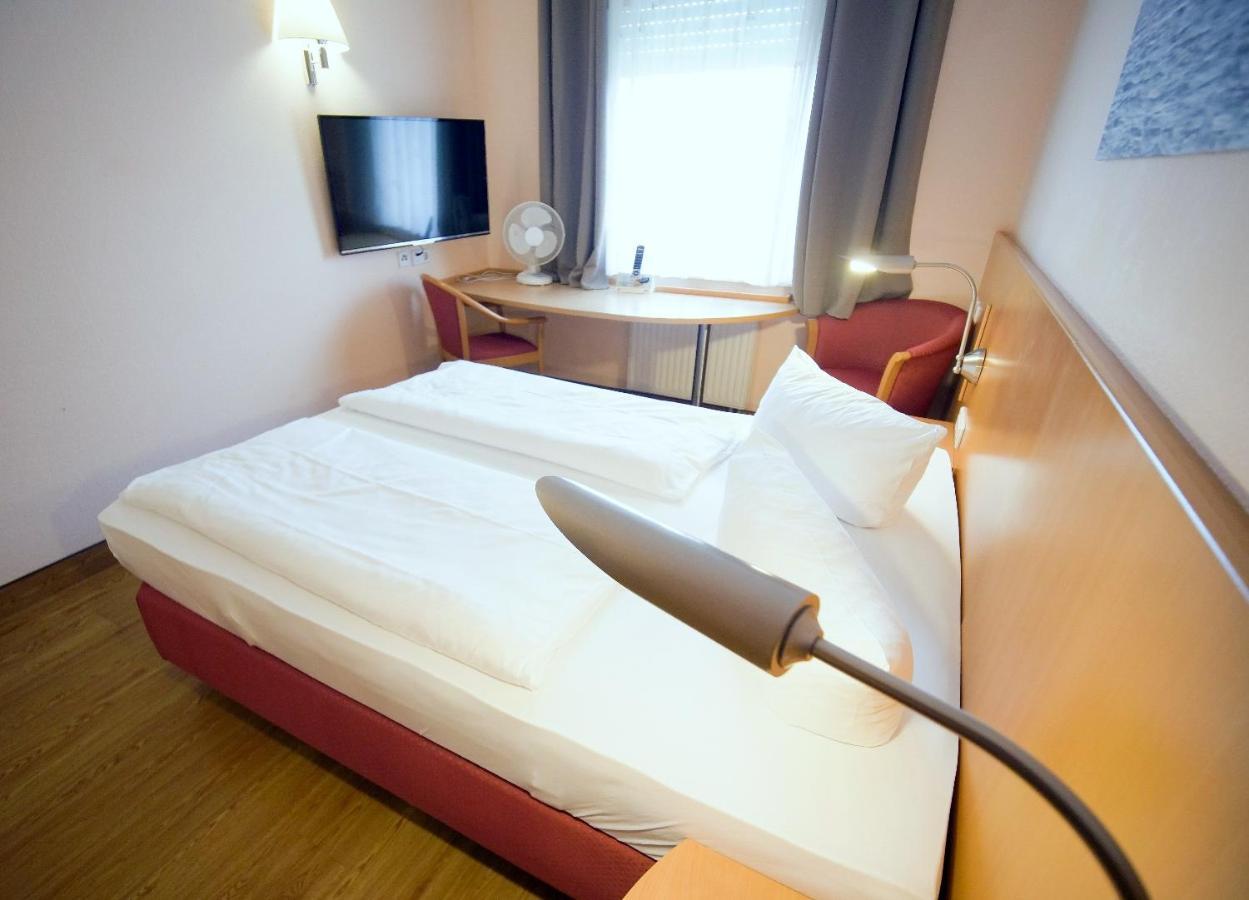 Hotel Sunparc - Shuttle Zum Europa-Park Rust 4Km & Rulantica 2Km Рінґсгайм Екстер'єр фото