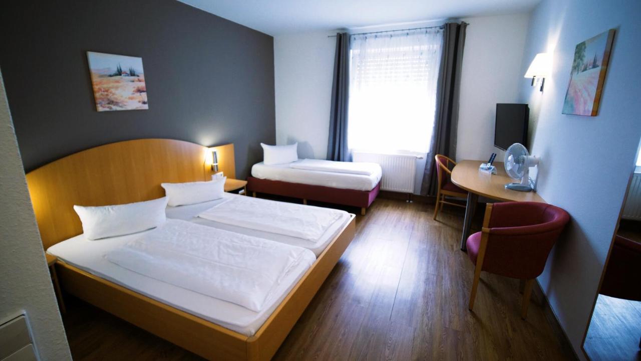 Hotel Sunparc - Shuttle Zum Europa-Park Rust 4Km & Rulantica 2Km Рінґсгайм Екстер'єр фото