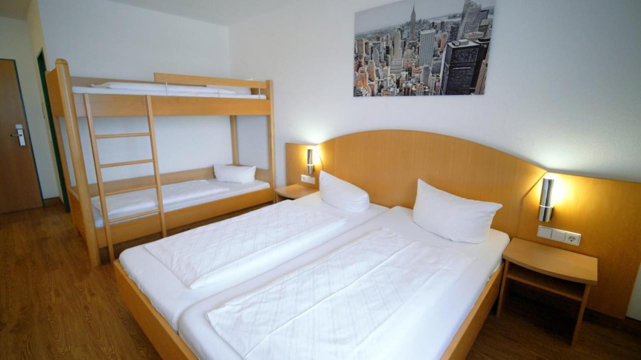 Hotel Sunparc - Shuttle Zum Europa-Park Rust 4Km & Rulantica 2Km Рінґсгайм Екстер'єр фото
