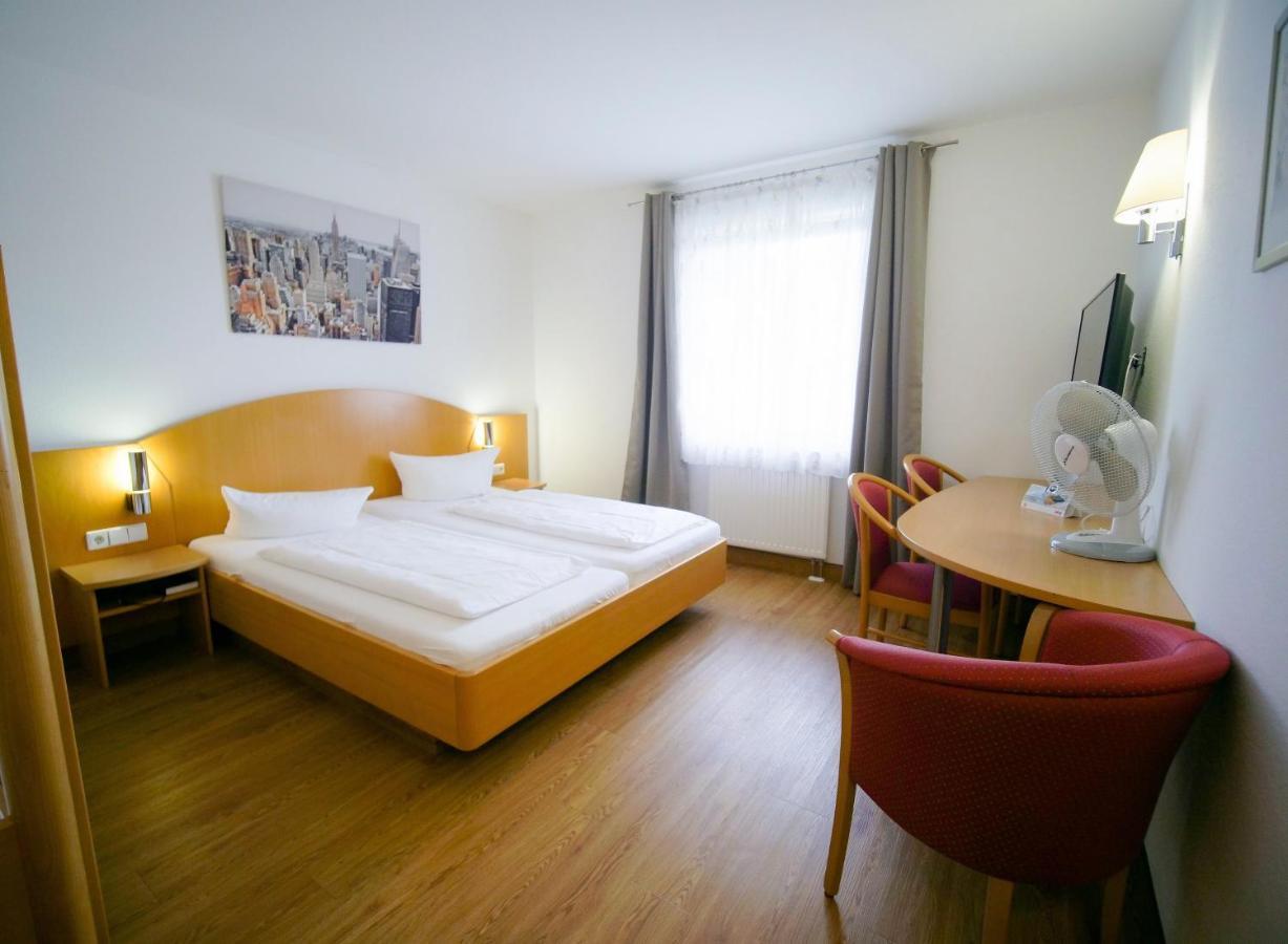 Hotel Sunparc - Shuttle Zum Europa-Park Rust 4Km & Rulantica 2Km Рінґсгайм Екстер'єр фото