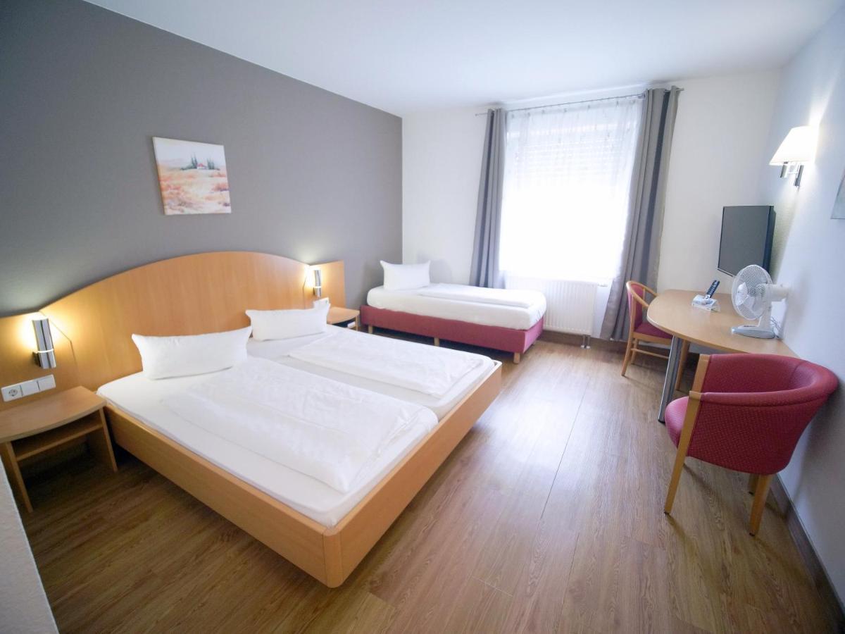 Hotel Sunparc - Shuttle Zum Europa-Park Rust 4Km & Rulantica 2Km Рінґсгайм Екстер'єр фото