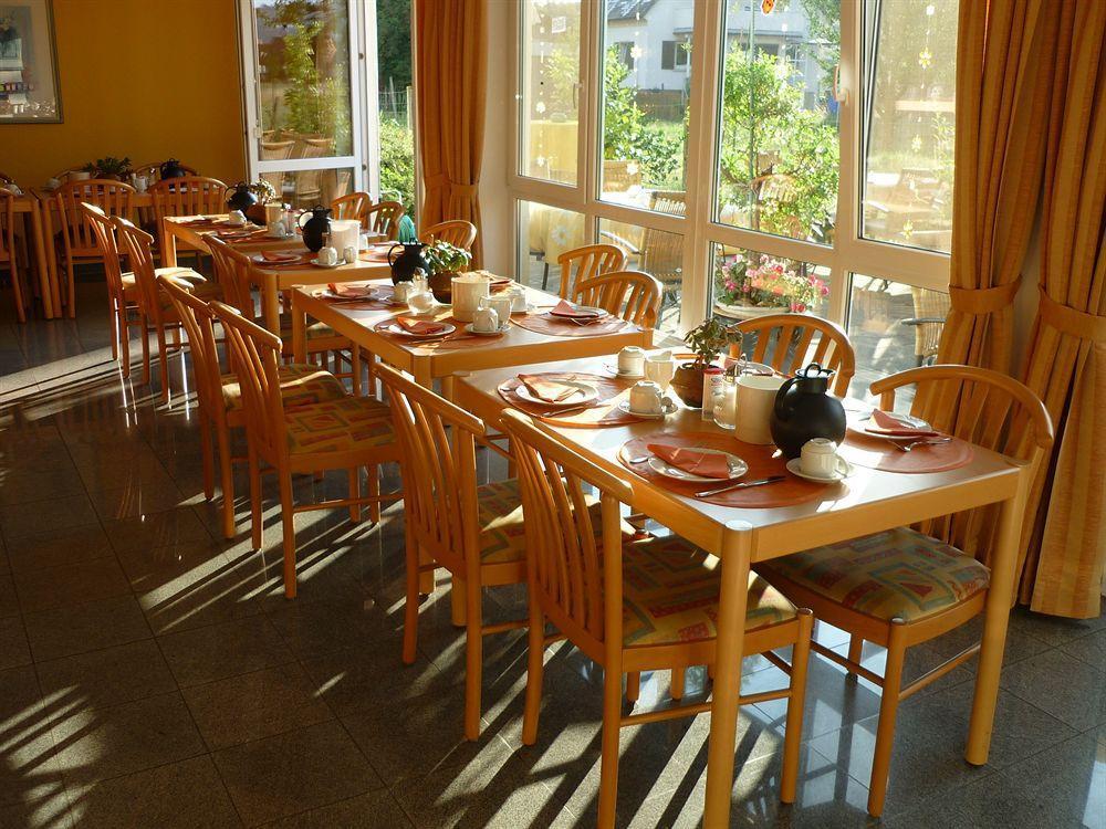 Hotel Sunparc - Shuttle Zum Europa-Park Rust 4Km & Rulantica 2Km Рінґсгайм Екстер'єр фото
