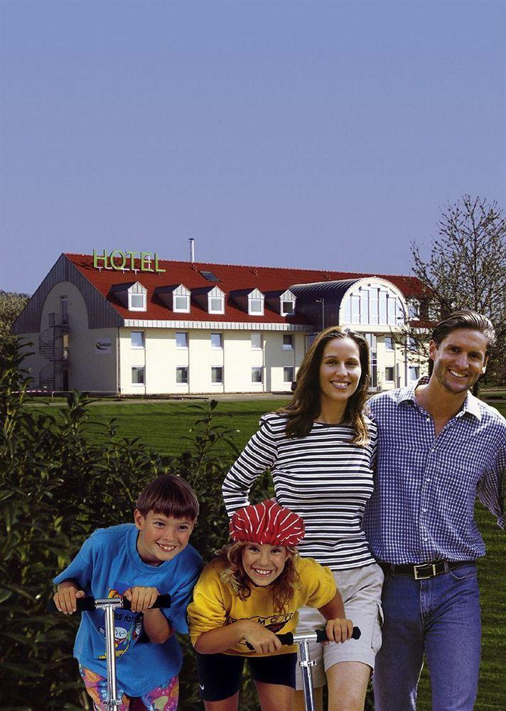 Hotel Sunparc - Shuttle Zum Europa-Park Rust 4Km & Rulantica 2Km Рінґсгайм Екстер'єр фото